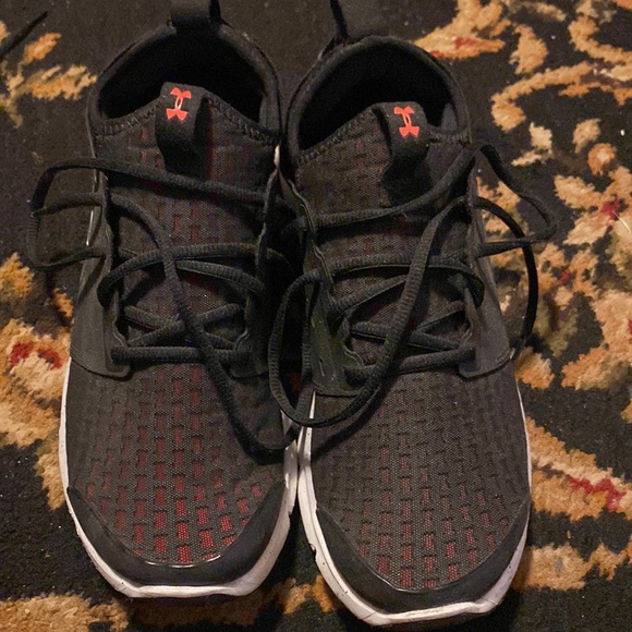 Under Armour shoes - Picture 5 of 6